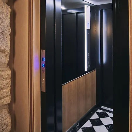 Prim&proper 4* Oporto