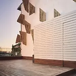 Prim&proper 4* Porto