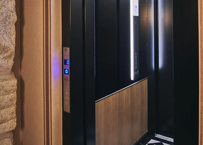 Prim&proper 4* Oporto